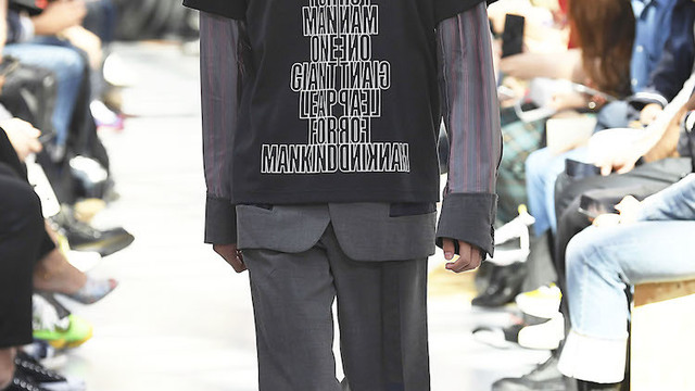 ニール アームストロングの名言を引用 Sacai Spiberのコラボレーションtシャツ Antenna アンテナ