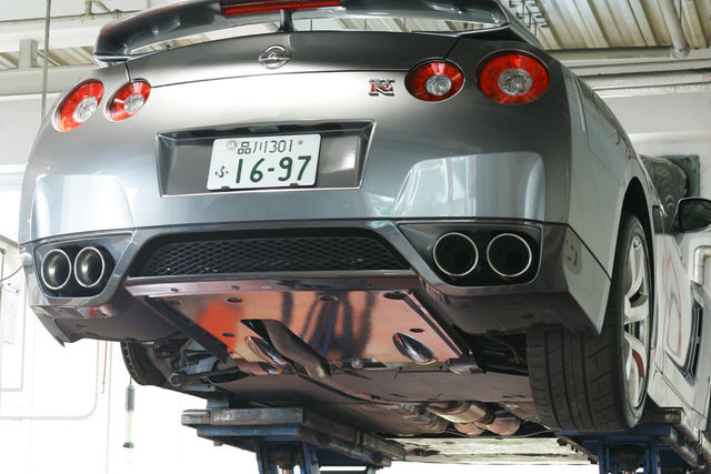 なんと市販車でもダウンフォースが68倍 リヤのボディ下の空力パーツ ディフューザー とは Antenna アンテナ