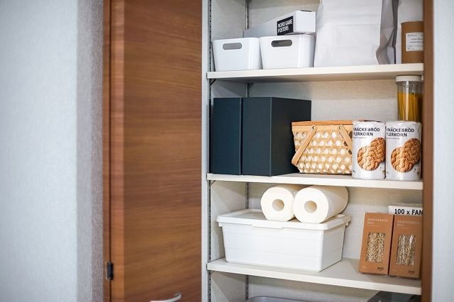 ストックの収納方法 消耗品 日用品をすっきり見せるアイデア Antenna アンテナ