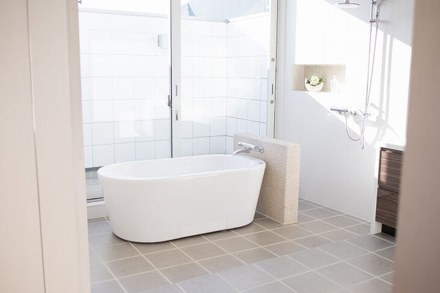 置き型バスタブにリフォーム ホテルのような贅沢バスタイム Antenna アンテナ