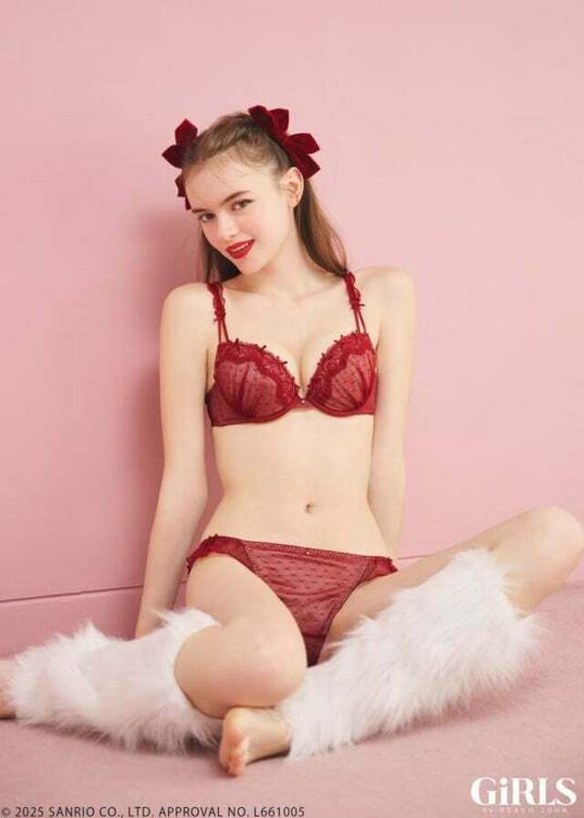 GiRLS by PEACH JOHNが『HELLO KITTY（ハローキティ）』との