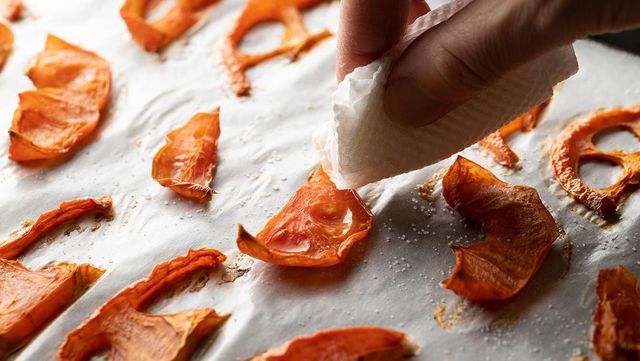 ドライトマトの作り方 オーブンやレンジで 簡単 旨味が凝縮 Antenna アンテナ