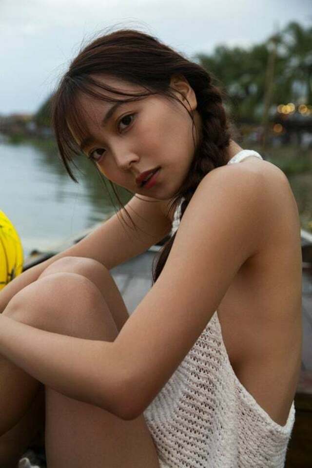NMB48 白間美瑠 生写真 ⑨ 白間美瑠 写真集 「LOVE RUSH」／白間 美瑠／中村 和孝 | 集英社