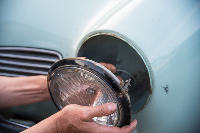 旧車のヘッドライトが暗い問題は Led じゃなくて Hid がベストな解決策だった Antenna アンテナ