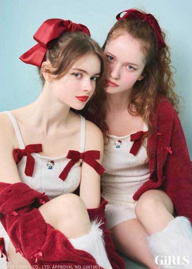 新品未使用 ピーチジョン ハローキティ ライトホイップリー3点 GiRLS